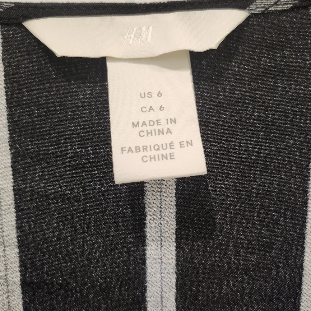 H&M Striped Black and White Button-Up Women's Top - Picture 2 of 7